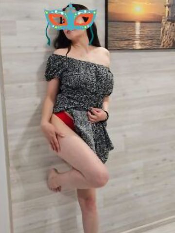 София Великолепная Брюнетка